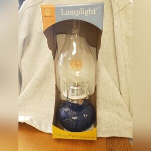 Ultra-Pure Liquid Lamp With Blue Base